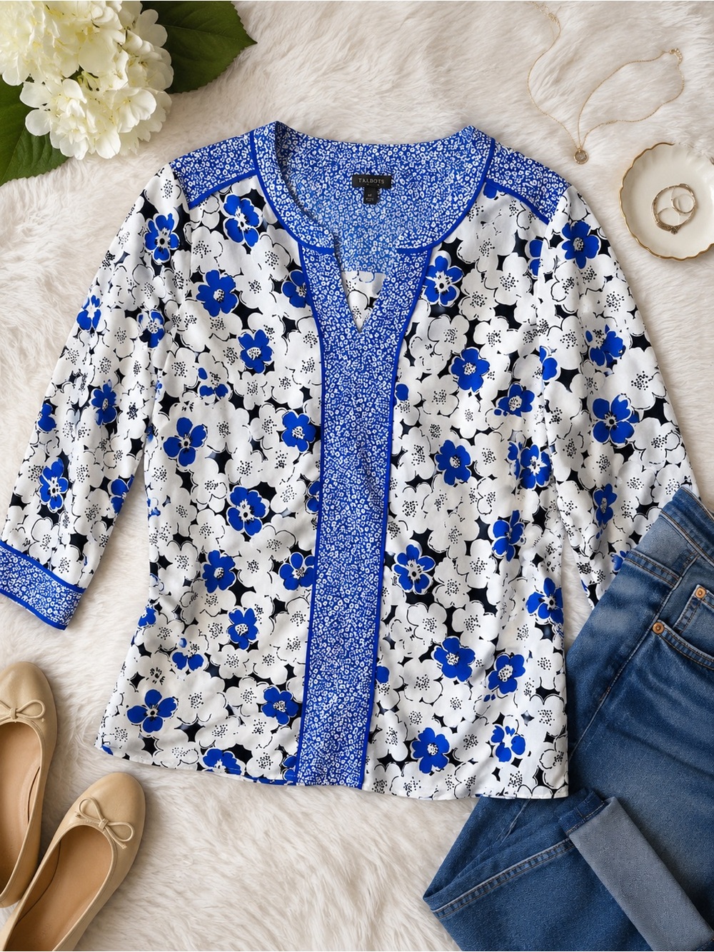 💙✨Talbots Blue & White Floral Blouse Size Medium 3/4 Sleeve Split Neck Top✨💙